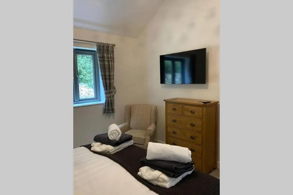Rinstone Lodge, Thornton-Le-Dale. Moors Cottage With Hot Tub Thornton Dale United Kingdom
