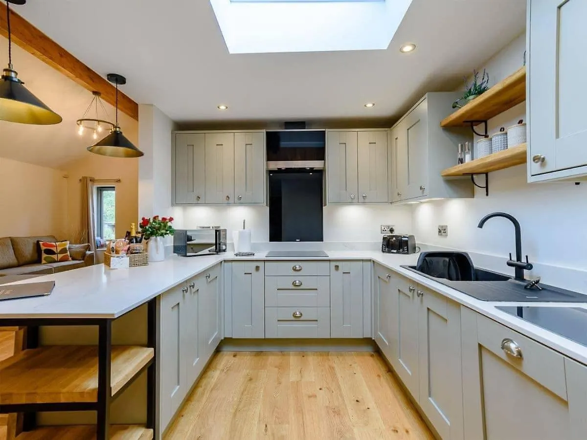 Holiday home Rinstone Lodge, Thornton-Le-Dale. Moors Cottage With Hot Tub Thornton Dale